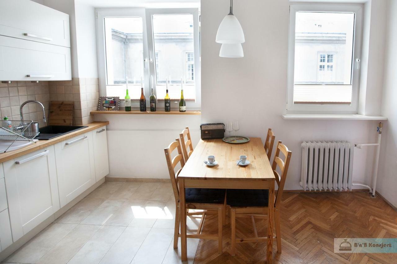 شقة Warsaw Concierge Bracka Retro Flat المظهر الخارجي الصورة