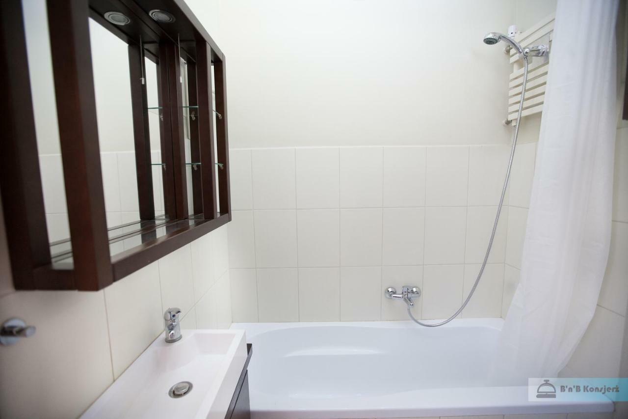 شقة Warsaw Concierge Bracka Retro Flat المظهر الخارجي الصورة